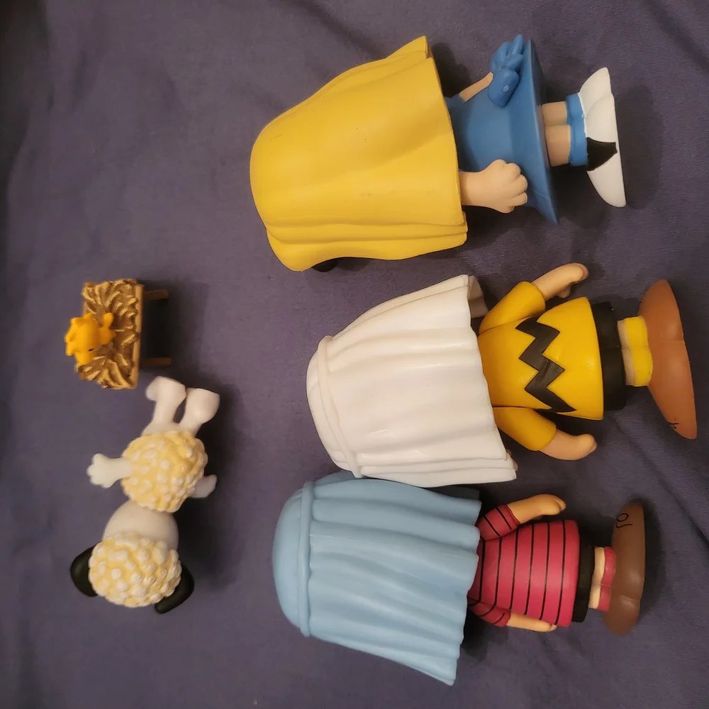 Peanuts Nativity Playset - Blue, Yellow, Red, White - Picture 9 of 10